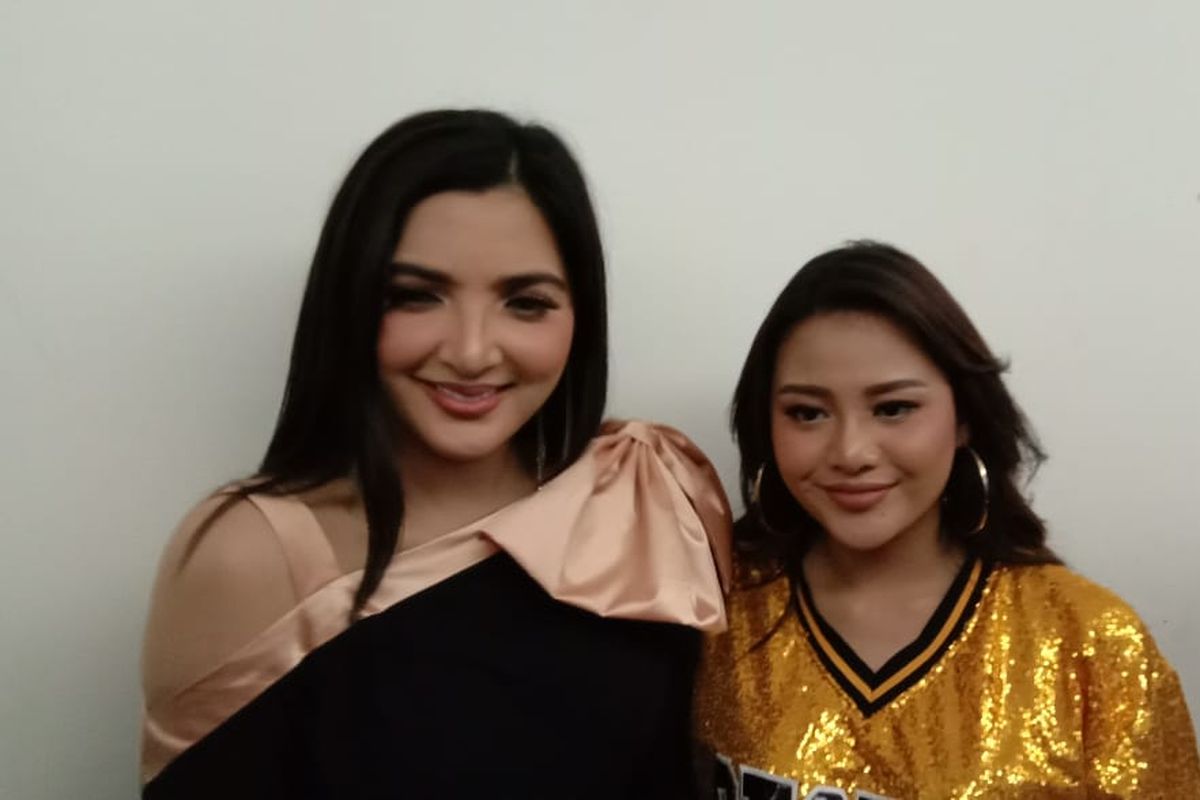 Ashanty dan Aurel Hermansyah berpose saat dijumpai di Istora Senayan, Jakarta Pusat, Rabu (10/4/2019).