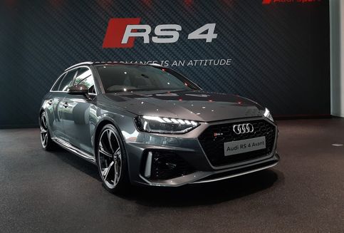 Ulik Tampang Agresif dan Buas Audi RS4 Avant