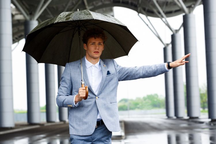 Pagi Panas, Sore Hujan? Ini Tips Menjaga Mood Tetap Stabil Menurut Psikiater