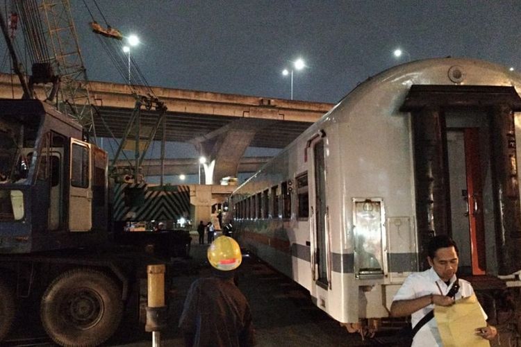 PT Kereta Api Indonesia mengirim 22 unit kereta api ke Sumatera Barat dan Lampung secara bertahap mulai 1 Maret 2025.