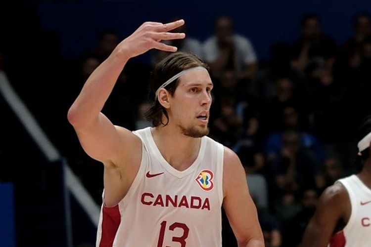 Reaksi pebasket Kanada, Kelly Olynyk, seusai mencetak tiga poin dalam babak penyisihan Grup H FIBA World Cup 2023 yang mempertemukan Kanada vs Perancis di Indonesia Arena pada 25 Agustus 2023. (Foto oleh Yasuyoshi CHIBA / AFP)