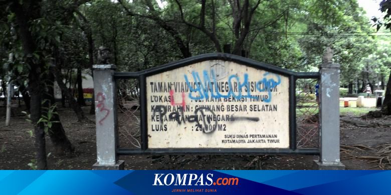Geliat Esek Esek Di Taman Viaduct Kondom Bekas Pakai Bertebaran
