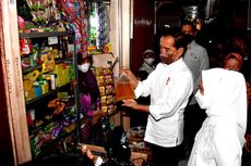 Jokowi Cek Harga Minyak Goreng dan Belanja Sayur di Pasar Muntilan