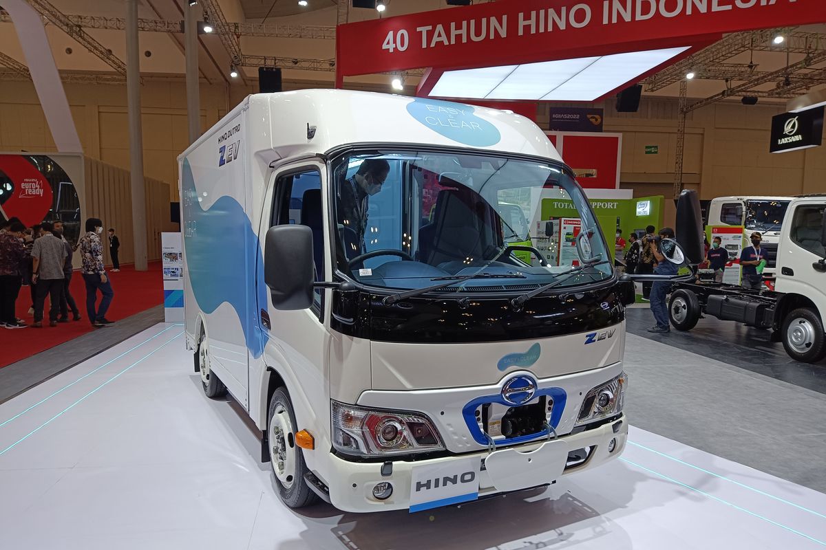 Hino Dutro Z EV di GIIAS 2022