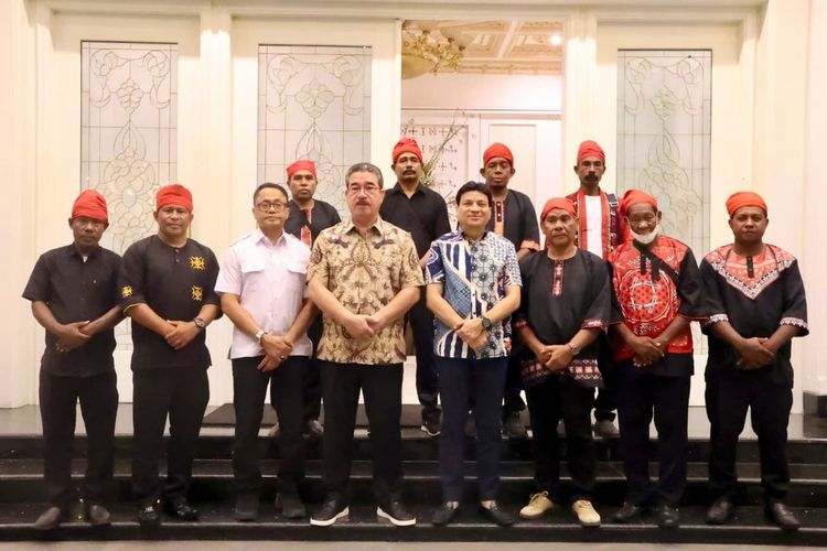 9 Raja Adat Temui Gubernur Maluku, Soroti Patok Batas Taman Nasional Manusela