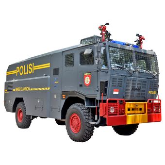 Mobil water cannon buatan Pindad.