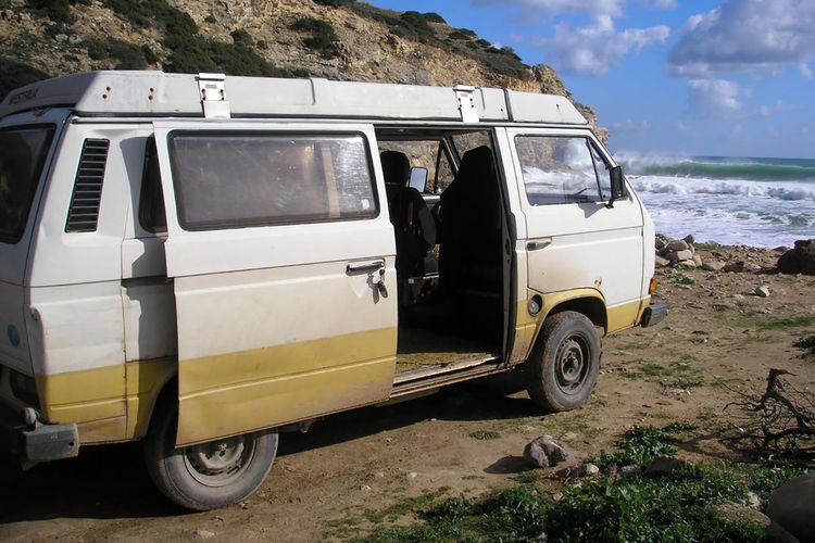 Foto VW T3 Westfalia yang dirils Polisi Metropolitan London pada 3 Juni 2020, diduga telah dipakai oleh tersangka penculikan Madeleine McCann, gadis 3 tahun yang menghilang di Praia da Luz, Portugal pada 2007. Sudah 13 tahun lamanya Madeleine hilang dan belum ditemukan.