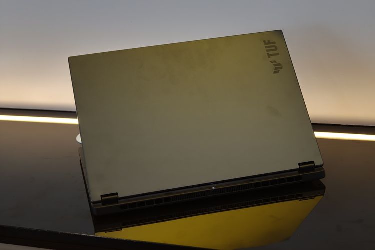 Lid Asus TUF Gaming A14 dalam acara peluncuran laptop gaming Asus ROG dan TUF terbaru di Movenpick Hotel, Gambir, Jakarta Pusat, Rabu (22/4/2026).