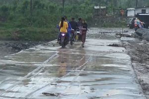 Banjir Lahar Semeru: Debit Air Meluap ke Jembatan Limpas Gondoruso Lumajang