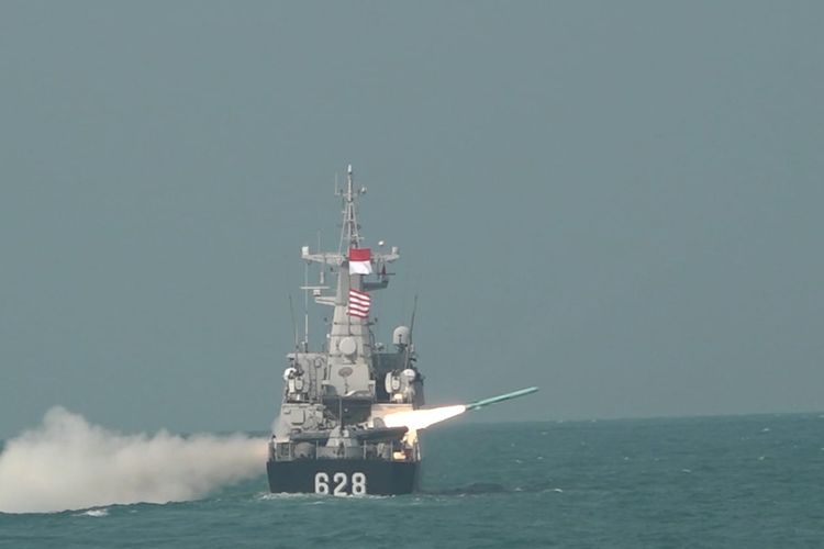 TNI AL Tembakkan Rudal C-705 dalam Latihan Operasi Gabungan di Dabo Singkep
