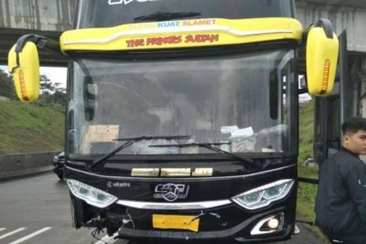 Bus AKAP Sudiro Tungga Jaya