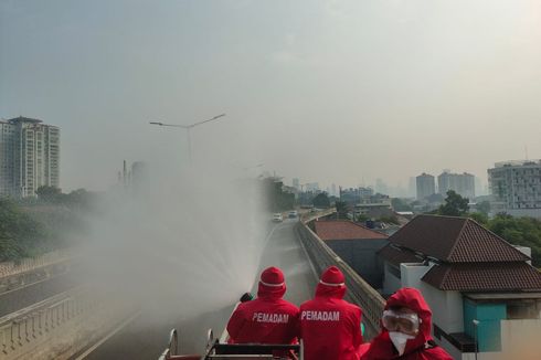 Usai Digunakan untuk CFD, Jalan Layang Antasari Disemprot Disinfektan