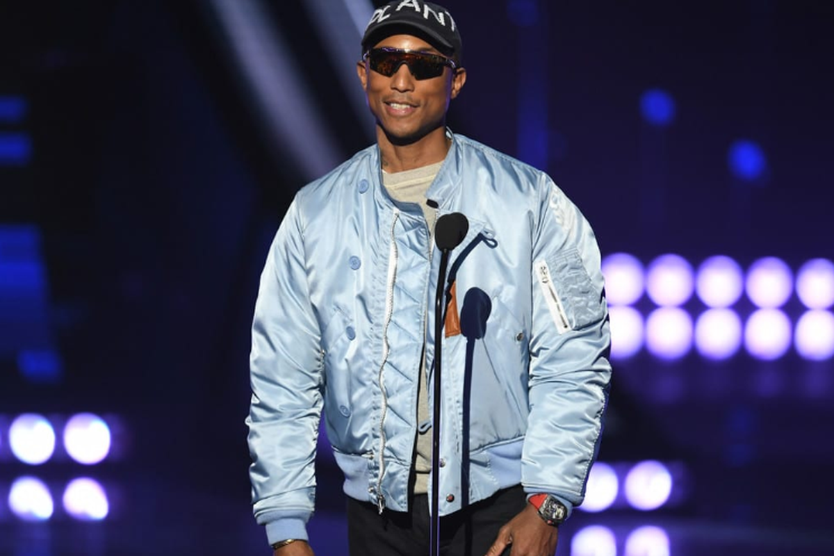Pharrell William saat menghadiri iHeartRadio Music Awards 2019
