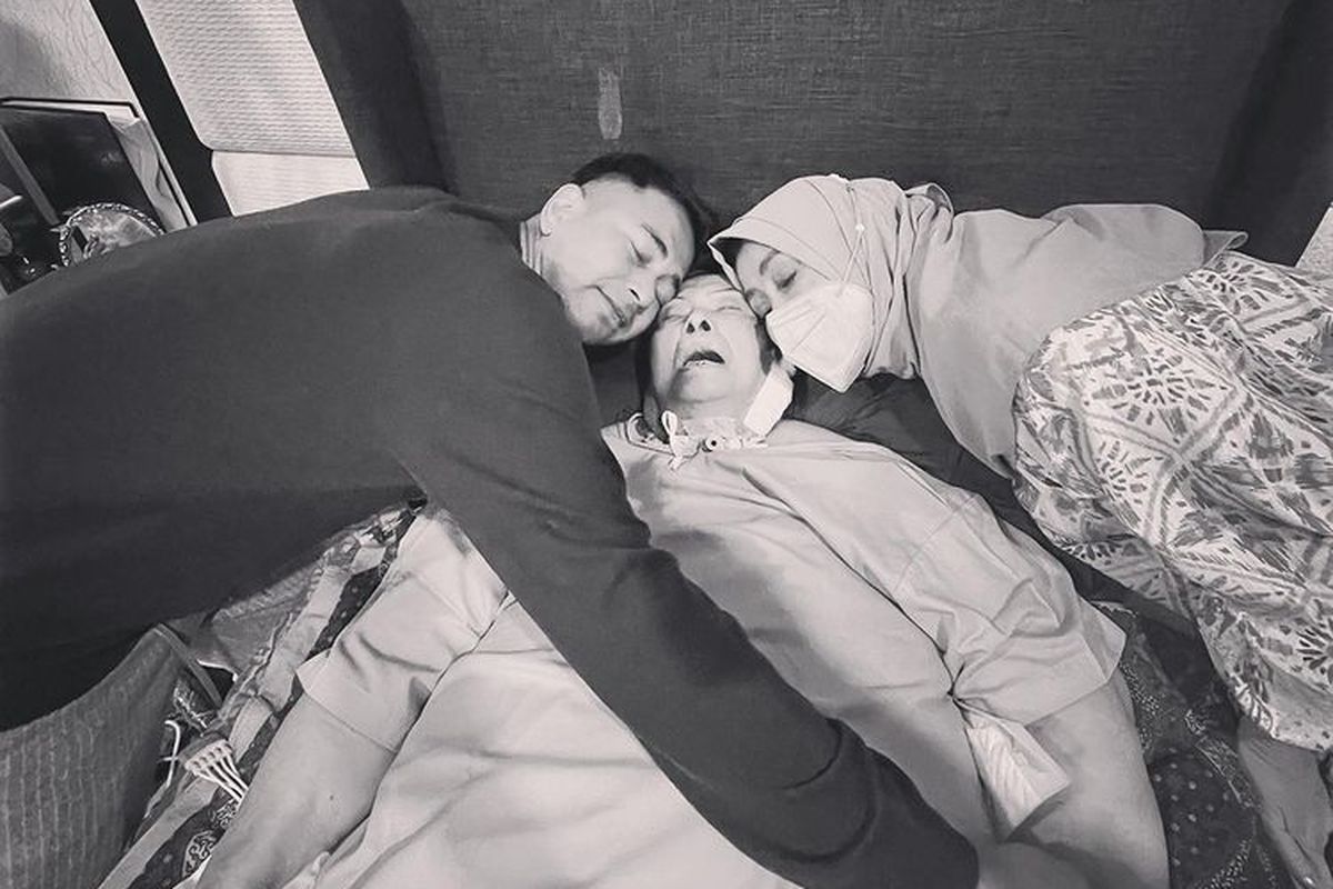 Nenek Raffi Ahmad meninggal dunia.