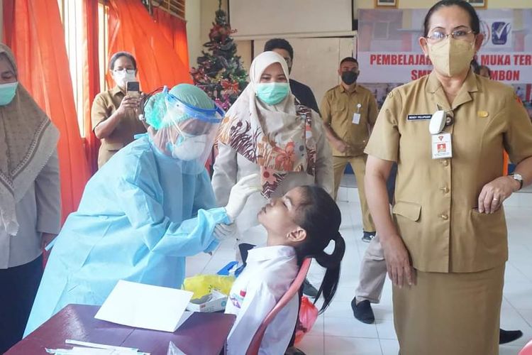 Pemerintah Kota Ambon menggelar rapid antigen di sejumlah sekolah yang menggelar sistem pembelajaran tatap muka (PTM), Senin (31/1/2022)