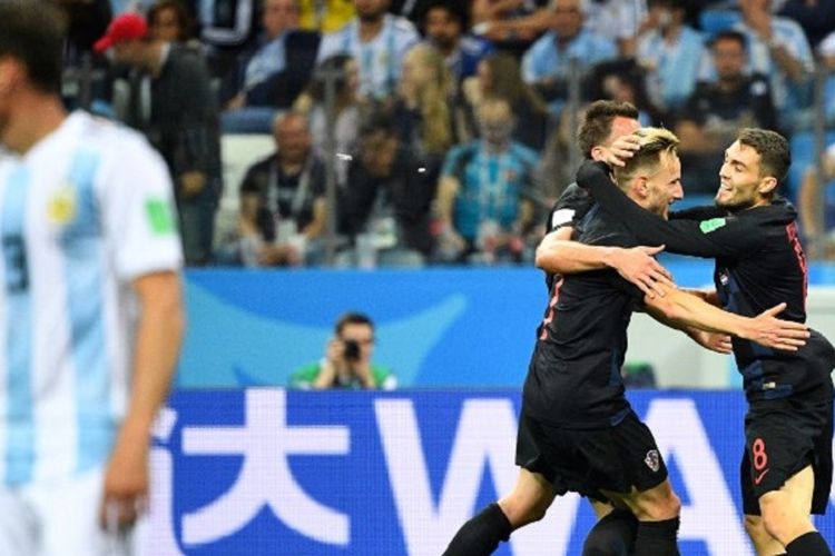 Ivan Rakitic merayakan gol Kroasia ke gawang Argentina pada pertandingan Grup D Piala Dunia 2018 di Nizhny Novgorod, 21 Juni 2018. 