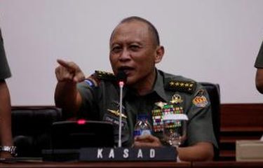 Kepala Staf TNI Angkatan Darat Jenderal Pramono Edhie Wibowo menggelar konferensi Pers di Markas Besar TNI Angkatan Darat, Jakarta Pusat, Jumat (29/3/2013).