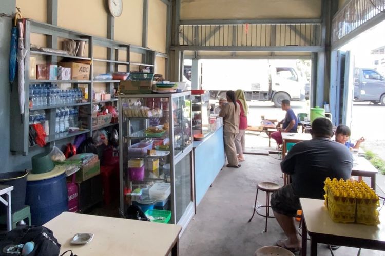 Kisah Warkop Langit Biru Pontianak, Bertahan 5 Dekade dengan Racikan Kopi yang Tak Berubah