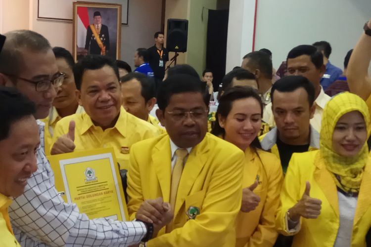 Partai Golkar resmi mendaftar sebagai calon peserta Pemilu 2019 ke Komisi Pemilihan Umum (KPU) RI. Golkar menjadi parpol ke-12 yang daftar peserta Pemilu 2019. Jakarta, Minggu (15/10/2017). 