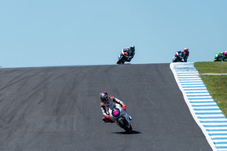 Reaksi MotoGP Usai Veda Ega Pratama Catat Sejarah di Moto3 Australia 2026