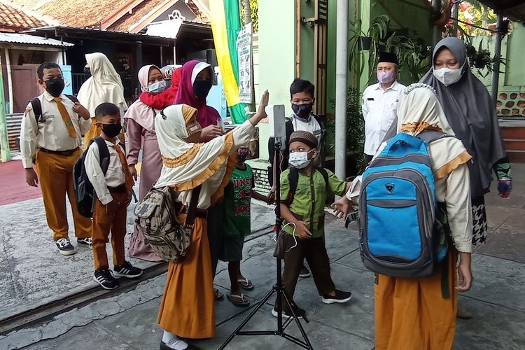 Laksanakan PPKM Level 3 Dinas Pendidikan Kabupaten Magetan mulai berlakukan pembelajaran tatap muka dengan sejulah pembatasan dan perketat prokes.