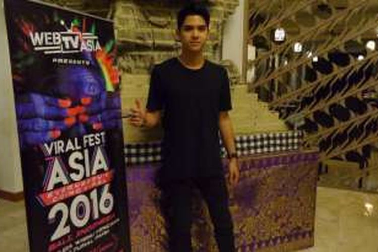 Al Ghazali sebelum tampil dalam Viral Fest Asia 2016 di Garuda Wisnu Kencana, Badung, Bali, Sabtu (16/7/2016) malam.