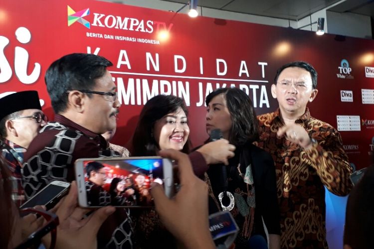 Cagub-cawagub nomor pemilihan dua Basuki Tjahaja Purnama atau Ahok dan pasangannya Djarot Saiful Hidayat usai acara program Rosi. Minggu (2/4/2017)