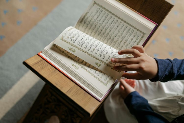 Nuzulul Quran diperingati setiap 17 Ramadhan. Ini ragam tradisi peringatan Nuzulul Quran di Indonesia.