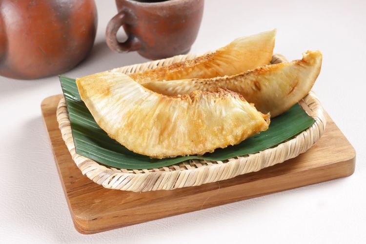 Sukun, salah satu buah yang dapat diolah menjadi gorengan.