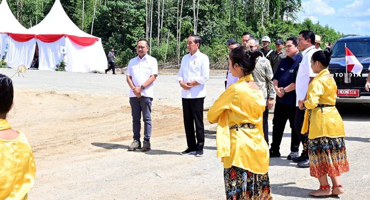 Jokowi Resmikan Pembangunan Kantor Bank Mandiri di IKN
