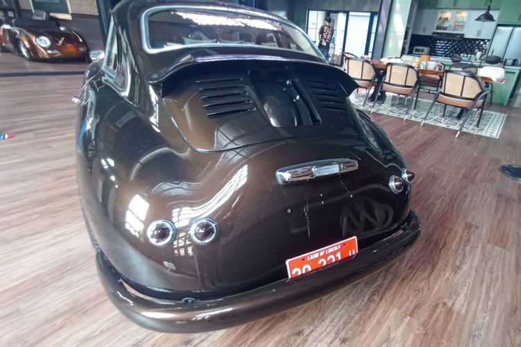 Kap Mesin Porsche terdapat kisi-kisi udara sebagai aliran sistem pendingin mesin