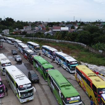 Ilustrasi mudik. Berikut nomor telepon penting yang bisa dihubungi saat mengalami maalah dalam perjalanan mudik lebaran.