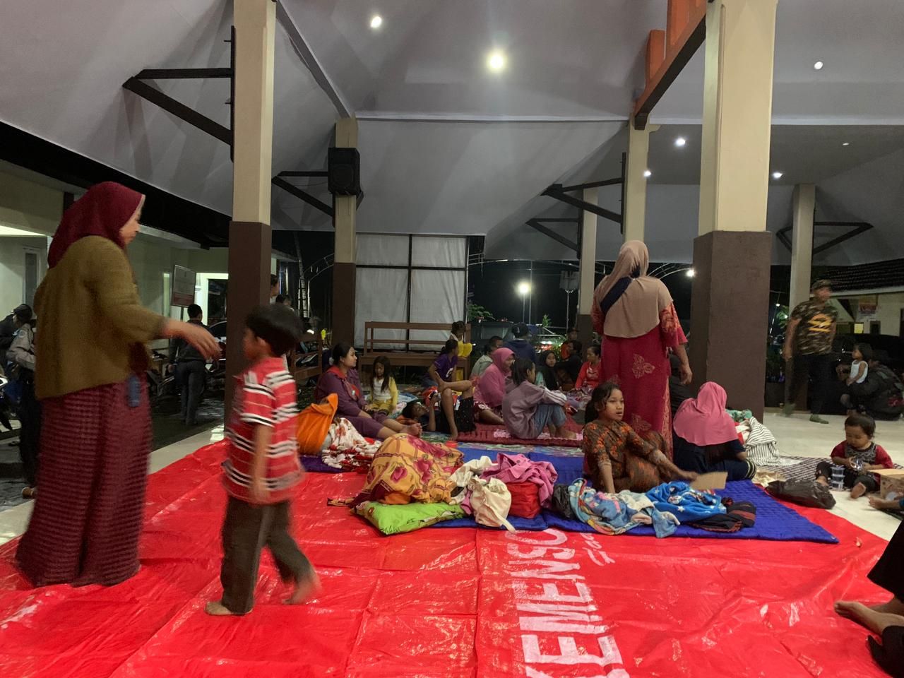 Banjir Lumajang, 424 Warga Mengungsi di 12 Titik, Diprediksi Terus Bertambah