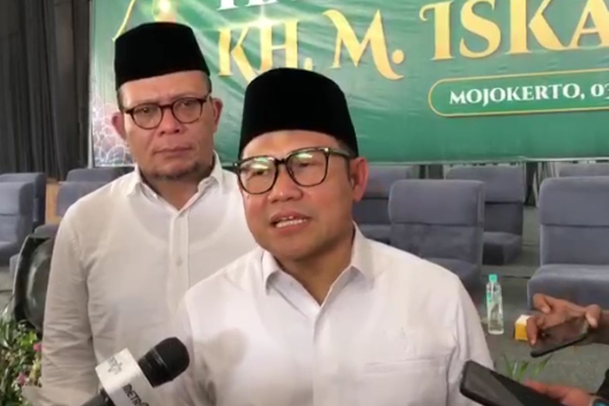 Calon wakil presiden (cawapres) nomor urut 1 Muhaimin Iskandar atau Cak Imin, di Pugeran, Kabupaten Mojokerto, Jawa Timur, Minggu (3/12/2023).