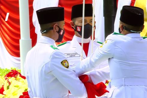 Upacara Peringatan Kemerdekaan, Merah Putih Berkibar di Istana Merdeka