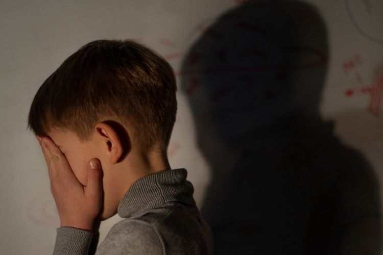 Anak Mengalami Cemas dan Depresi? Ini Pertolongan Pertamanya