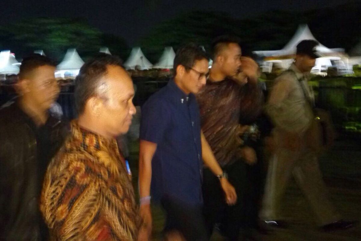 Sandiaga Uno turut menonton Jakarta Peace Concert 2017 yang digelar di Allianz Ecopark Ancol, Jakarta Utara pada Sabtu (18/11/2017).