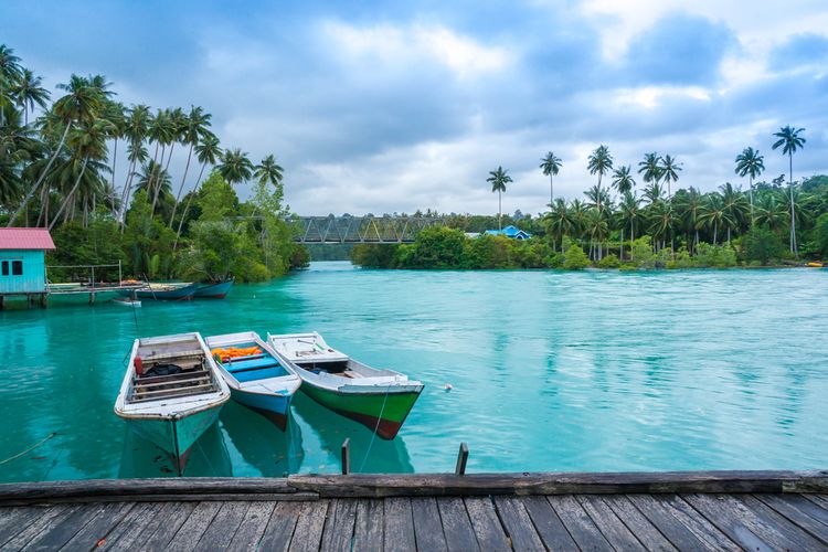 Perahu di Danau Labuan Cermin, Biduk-biduk, Kalimantan Timur