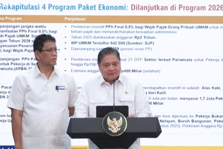 Menko Perekonomian Airlangga Hartarto dan Menkeu Purbaya Yudhi Sadewa Saat memberikan keterangan pers di Kantor Presiden, Jakarta, Senin (15/9/2025).