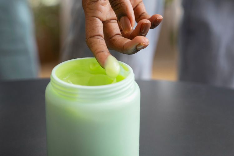 Beberapa inhaler herbal Thailand, termasuk Hong Thai Formula 2, dinyatakan tidak memenuhi standar keamanan karena mengandung mikroorganisme berlebih.