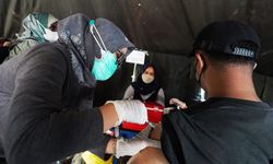 Lewat Bidan Desa, Satgas Jabar Beri Kemudahan Akses Vaksinasi Lansia