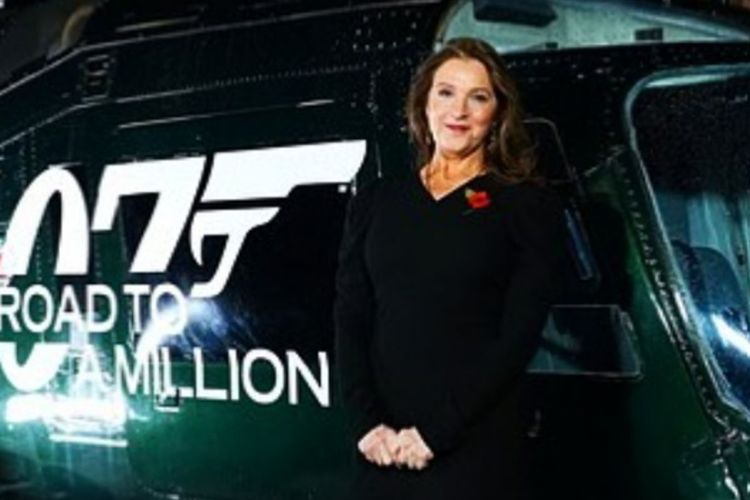 Penguntit Mantan Produser James Bond Akhirnya Ditangkap Setelah 10 Tahun
