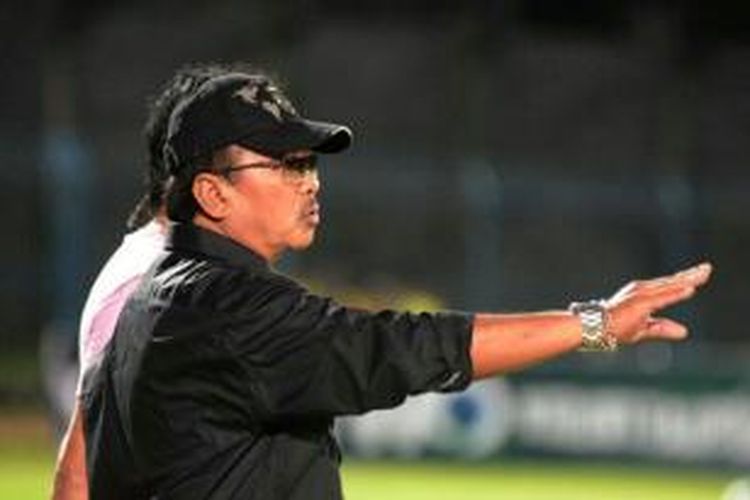 Daniel Rukito mundur sebagai pelatih Persepam Madura United karena tidak suka dengan tekanan menejemen.