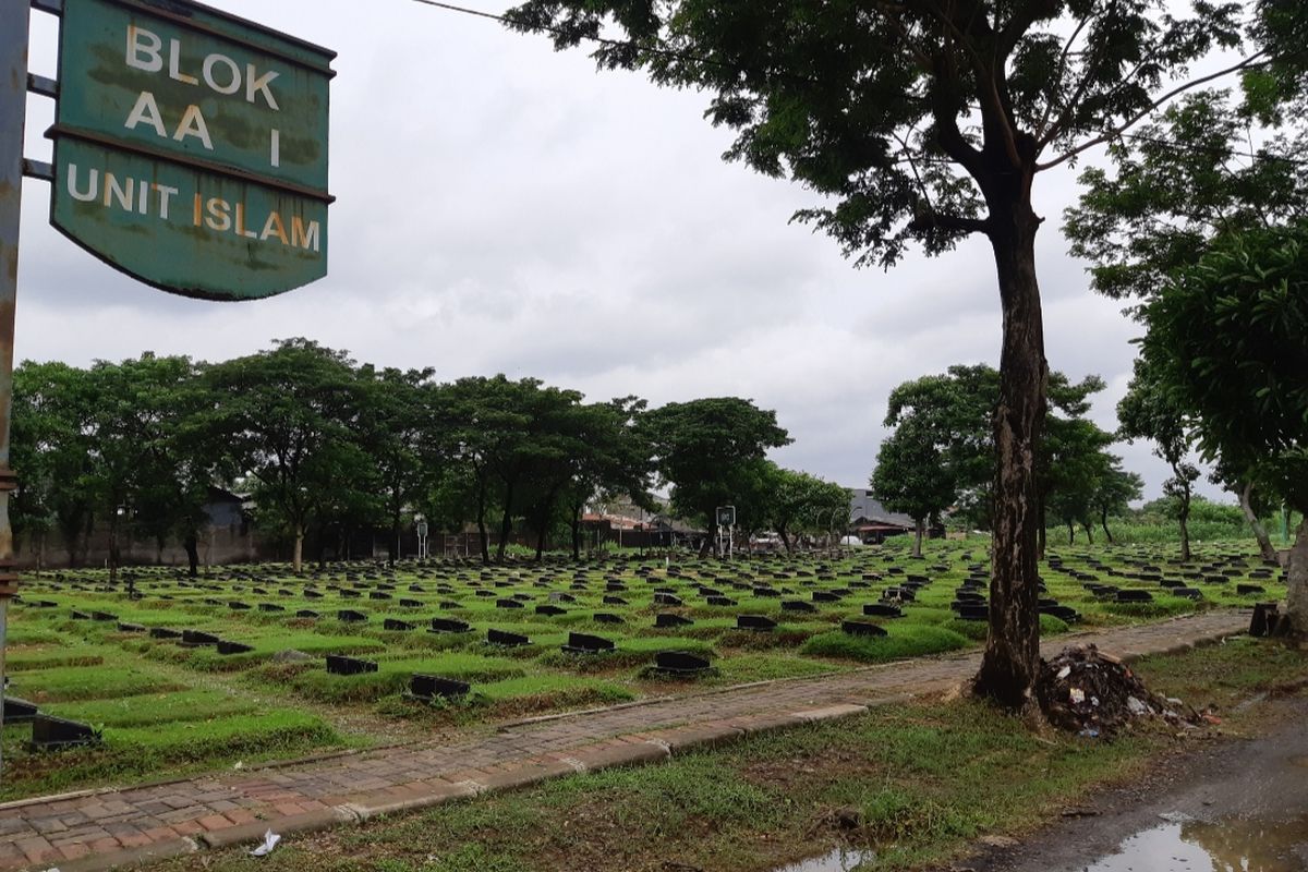 Pemakaman di TPU Tegal Alur, Kalideres, Jakarta Barat