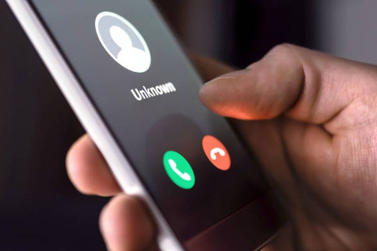 Ilustrasi cara melaporkan nomor telepon yang terindikasi penipuan.