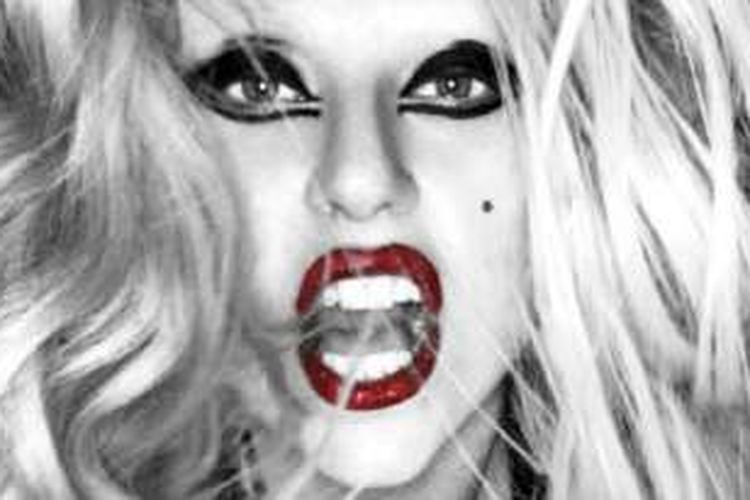 Foto kulit muka CD yang dikeluarkan Interscope Records untuk album Lady Gaga, Born This Way. 
