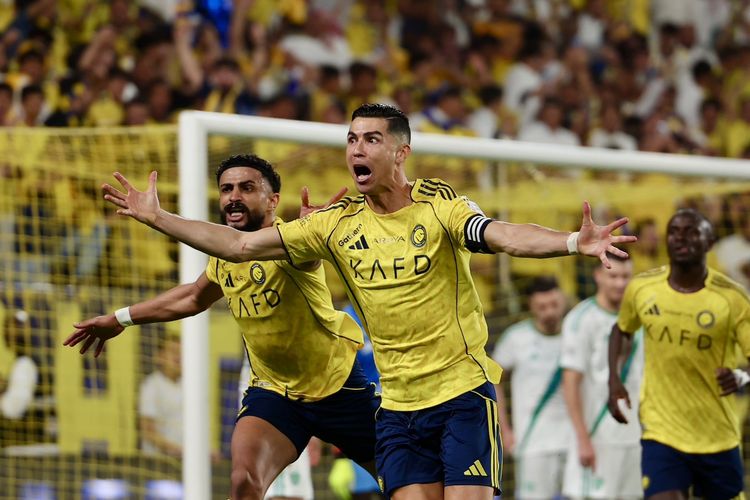 Diejek Suporter Al Ahli, Cristiano Ronaldo Balas dengan Gestur 5 Trofi UCL