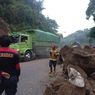 Longsor Batu Timpa 2 Mobil di Cadas Pangeran Sumedang, 4 Orang Terluka