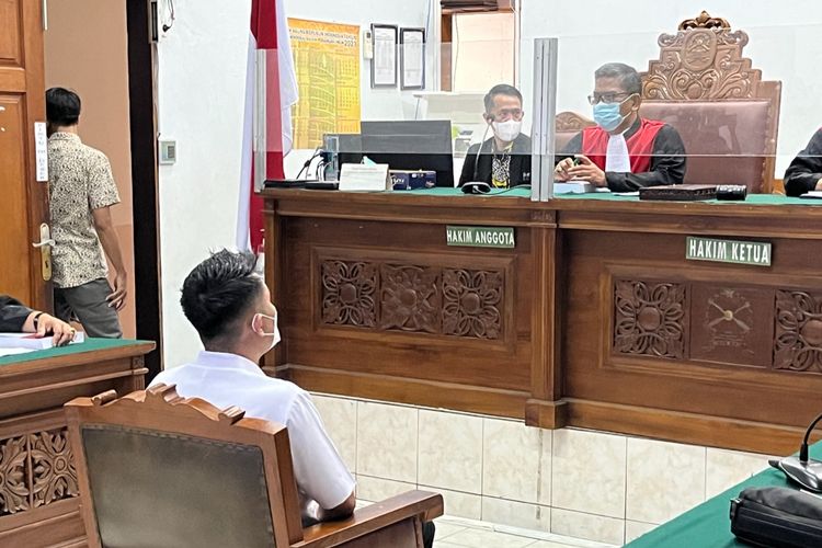 Sidang tuntutan mantan Koordinator Sekretaris Pribadi (Koorspri) eks Kepala Divisi Profesi dan Pengamanan (Kadiv Propam) Ferdy Sambo, Chuck Putranto di Pengadilan Negeri (PN) Jakarta Selatan, Jumat (27/1/2023). Chuck Putranto dituntut 2 tahun penjara dalam kasus obstruction of justice atau perintangan penyidikan terkait pembunuhan berencana terhadap Nofriansyah Yosua Hutabarat atau Brigadir J.