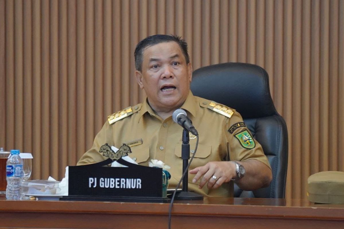 Penjabat (Pj) Gubernur Riau (Gubri) SF Hariyanto memberikan ucapan terima kasih atas penurunan stunting yang terjadi di Riau di Kantor Gubernur Riau, Selasa (16/4/2024).